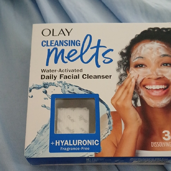 OLAY Cleansing Melts Daily Facial Cleanser - White and Blue - Picture 1 of 1